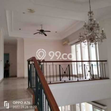 Rumah Elit Modern Tanpa Renovasi di Lebak Bulus Jakarta Selatan Rumah Elit Modern Tanpa Renovasi di Lebak Bulus Jakarta Selatan