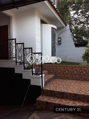 Rumah Mewah LB 438m2 Siap Huni Desain Elegan di Pondok Indah, Jakarta Selatan Rumah Mewah LB 438m2 Siap Huni Desain Elegan di Pondok Indah, Jakarta Selatan