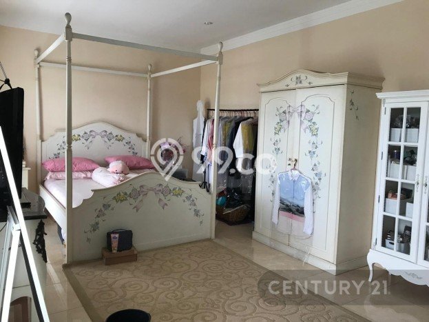 Dijual Rumah Luas Megah Dengan View Eksklusif di Bintaro, Tangerang Selatan Dijual Rumah Luas Megah Dengan View Eksklusif di Bintaro, Tangerang Selatan