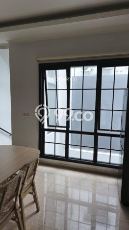 Hunian Elit LB 277m2 Siap Pakai Desain Elegan di Alam Sutera, Tangerang Hunian Elit LB 277m2 Siap Pakai Desain Elegan di Alam Sutera, Tangerang