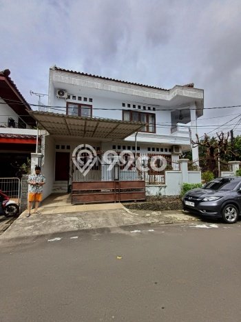 Rumah Elit LB 420m2 Siap Pakai Desain Elegan di Bintaro, Tangerang Selatan Rumah Elit LB 420m2 Siap Pakai Desain Elegan di Bintaro, Tangerang Selatan