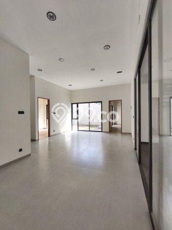 Rumah Berkualitas Pondok Tjandra, Sidoarjo, Luas 200m2m² LB 150m2m² Rumah Berkualitas Pondok Tjandra, Sidoarjo, Luas 200m2m² LB 150m2m²