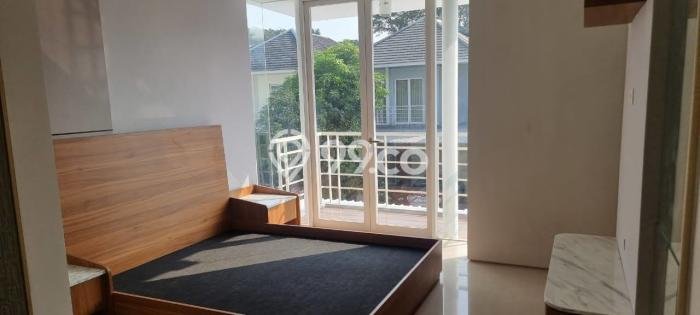 PREMIUM LIVING! Rumah kawasan Wiyung, 4 KT, Kawasan Prospektif, LT 132m2m² Bangunan 190m2m² PREMIUM LIVING! Rumah kawasan Wiyung, 4 KT, Kawasan Prospektif, LT 132m2m² Bangunan 190m2m²