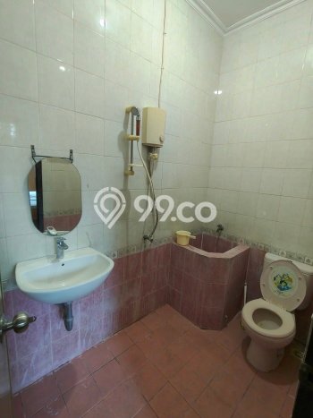 Disewakan Rumah Murah di Mulyosari Surabaya dengan 4 KT Disewakan Rumah Murah di Mulyosari Surabaya dengan 4 KT