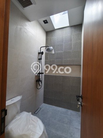 Rumah Berkualitas Pondok Tjandra, Sidoarjo, Luas 200m2m² LB 150m2m² Rumah Berkualitas Pondok Tjandra, Sidoarjo, Luas 200m2m² LB 150m2m²
