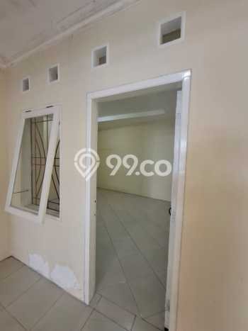 Rumah Luas Asri 4 KT Siap Huni di BSD Tangerang Rumah Luas Asri 4 KT Siap Huni di BSD Tangerang