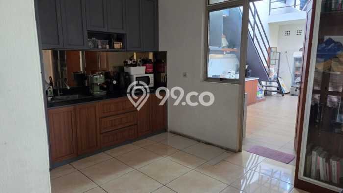 Rumah Kawasan Kota Baru Parahyangan, LT 300m2m², LB 275m2m² Rumah Kawasan Kota Baru Parahyangan, LT 300m2m², LB 275m2m²