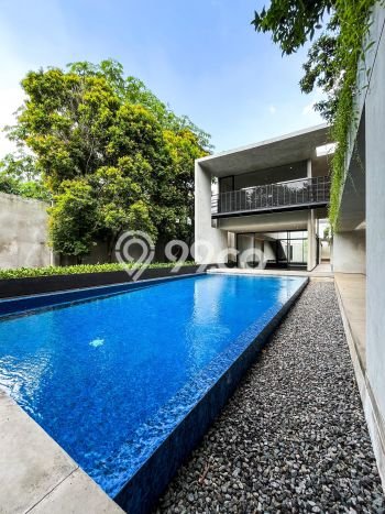 Hunian Mewah LB 700m2 Siap Huni Desain Elegan di Ampera, Jakarta Selatan Hunian Mewah LB 700m2 Siap Huni Desain Elegan di Ampera, Jakarta Selatan