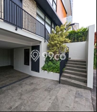 Ready to Use! Premium House LT 200m2 Desain Modern di Kemang Ready to Use! Premium House LT 200m2 Desain Modern di Kemang