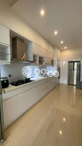 Ready to Use! Luxury House LT 193m2 Desain Elegan di Cipete Ready to Use! Luxury House LT 193m2 Desain Elegan di Cipete