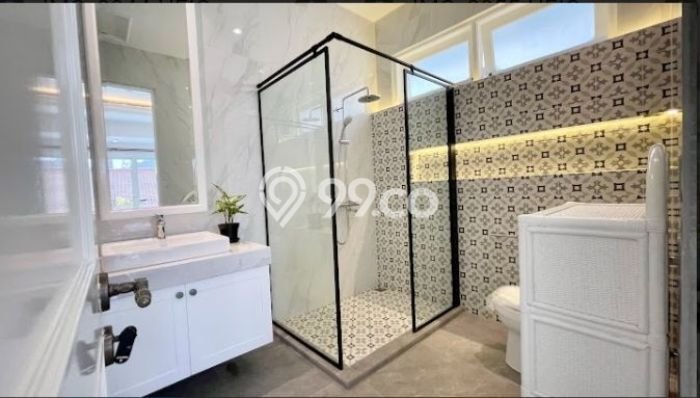FEATURED! Rumah di Kemang, 5 KT, Lokasi Strategis, LT 550m² Bangunan 500m² FEATURED! Rumah di Kemang, 5 KT, Lokasi Strategis, LT 550m² Bangunan 500m²