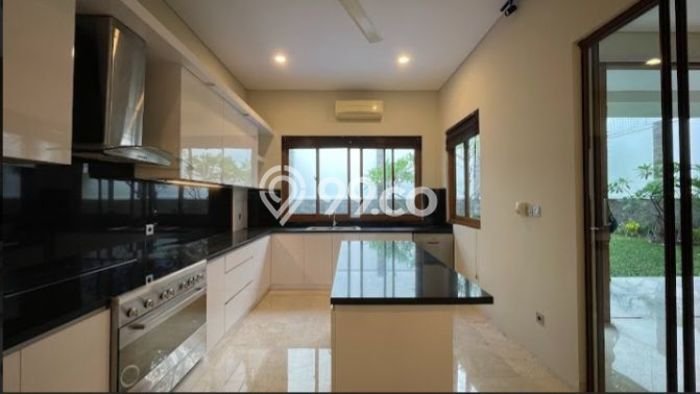 Sewa Rumah Harga Terjangkau di Kemang Jakarta Selatan Punya 5 Kamar Tidur Sewa Rumah Harga Terjangkau di Kemang Jakarta Selatan Punya 5 Kamar Tidur