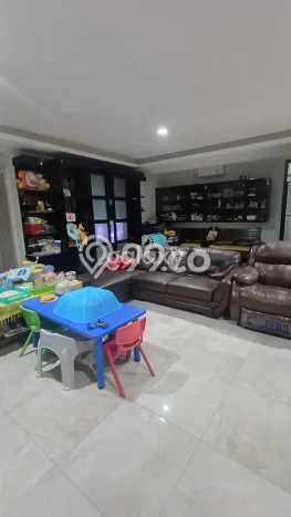 Hot Offer Hunian Mewah Ideal dan Luas di Wonocolo, Surabaya Hot Offer Hunian Mewah Ideal dan Luas di Wonocolo, Surabaya