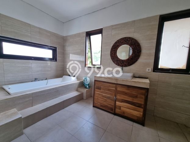 DIJUAL! Vila Kawasan , Area 345m2m², Akses Mudah Pusat Kota DIJUAL! Vila Kawasan , Area 345m2m², Akses Mudah Pusat Kota