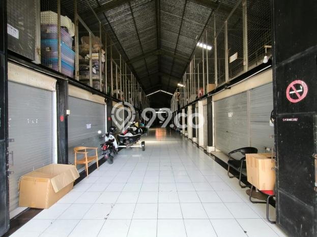 LOKASI PREMIUM! Gudang di Kerobokan Kelod, Luas 1900m², Jalan Utama LOKASI PREMIUM! Gudang di Kerobokan Kelod, Luas 1900m², Jalan Utama
