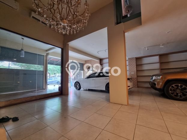 AREA KOMERSIAL! Ruko Disewakan di Tuban, Luas 200m², Jalan Utama AREA KOMERSIAL! Ruko Disewakan di Tuban, Luas 200m², Jalan Utama