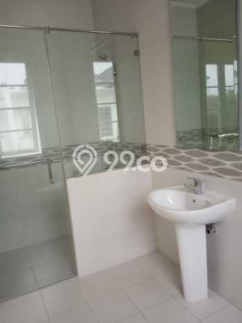 Ready to Use! Premium House LT 244m2 Desain Modern di Ampera Ready to Use! Premium House LT 244m2 Desain Modern di Ampera