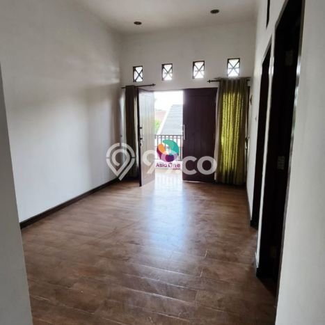 Disewakan! Rumah 5 Kamar Tidur &
2 Kamar Mandi di Cibubur, Jakarta Timur Disewakan! Rumah 5 Kamar Tidur &
2 Kamar Mandi di Cibubur, Jakarta Timur