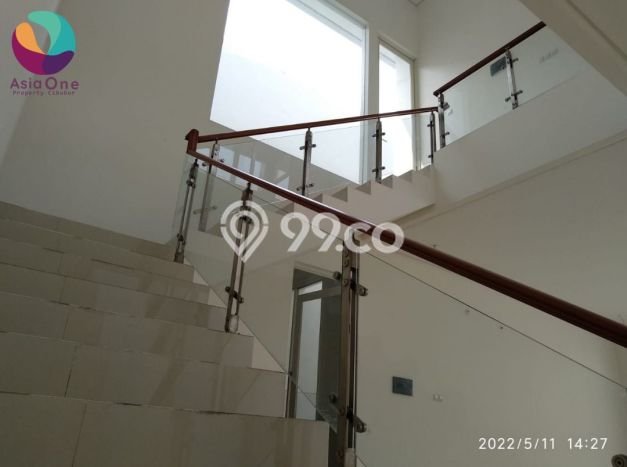 Jual Rumah Mewah Elegan Dengan View Cantik di Cibubur, Jakarta Timur Jual Rumah Mewah Elegan Dengan View Cantik di Cibubur, Jakarta Timur