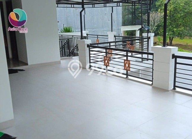 LOKASI PREMIUM! Rumah area Cibubur, 3 KT, Area Tenang, Luas 220m2m² Bangunan 250m2m² LOKASI PREMIUM! Rumah area Cibubur, 3 KT, Area Tenang, Luas 220m2m² Bangunan 250m2m²