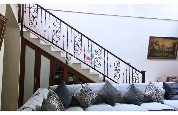 Ready to Use! Luxury House LT 278m2 Desain Modern di Cibubur Ready to Use! Luxury House LT 278m2 Desain Modern di Cibubur