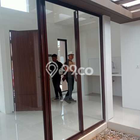 Rumah Luas Asri 2 KT Siap Pakai di BSD Tangerang Rumah Luas Asri 2 KT Siap Pakai di BSD Tangerang