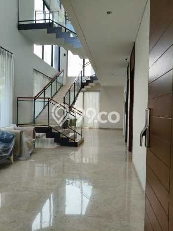 Hunian Modern dengan LT 495m2 & LB 545m2 Disewakan di BSD Hunian Modern dengan LT 495m2 & LB 545m2 Disewakan di BSD