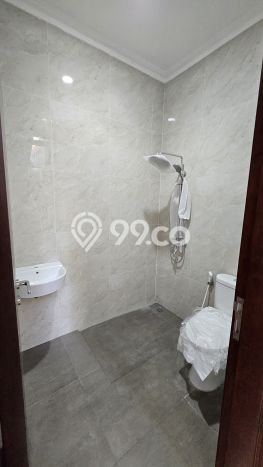 Rumah Lingkungan Asri di Batununggal, Bandung, LT 300m2m² LB 400m2m² Rumah Lingkungan Asri di Batununggal, Bandung, LT 300m2m² LB 400m2m²