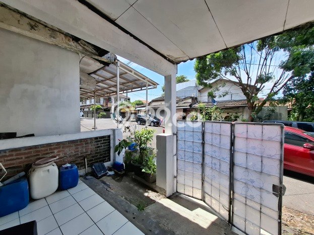 Ruko Dijual di Bandung LT 121m2 & LB 100m2 Lokasi Terbaik! Ruko Dijual di Bandung LT 121m2 & LB 100m2 Lokasi Terbaik!