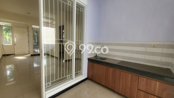HOT DEAL! Rumah di Taman Kopo Indah, 2 KT, Area Asri, Luas 114m² Bangunan 51m² HOT DEAL! Rumah di Taman Kopo Indah, 2 KT, Area Asri, Luas 114m² Bangunan 51m²