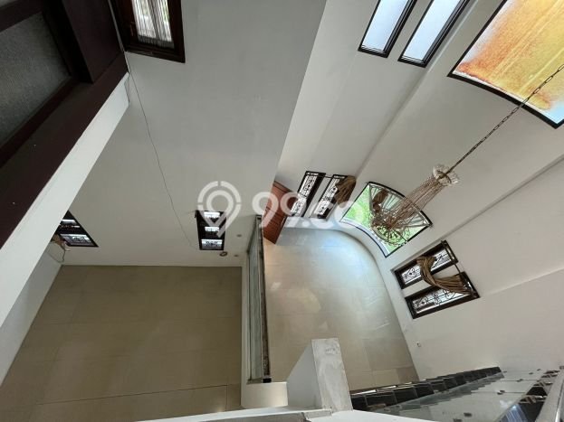 Rumah 4 KT 4 KM Luas Tanah 334m2m², LB 450m2m² di Batununggal, Bandung Rumah 4 KT 4 KM Luas Tanah 334m2m², LB 450m2m² di Batununggal, Bandung