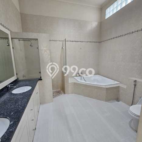 Rumah Luxury Modern Tanpa Renovasi di Kemang Jakarta Selatan Rumah Luxury Modern Tanpa Renovasi di Kemang Jakarta Selatan