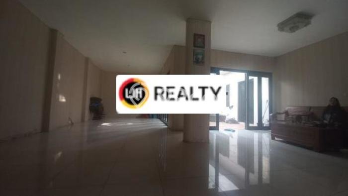 PROPERTI UNGGULAN! Rumah Strategis di Harapan Indah, LT 300m2m² LB 475m2m² PROPERTI UNGGULAN! Rumah Strategis di Harapan Indah, LT 300m2m² LB 475m2m²