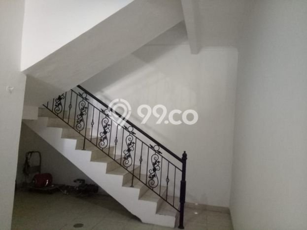 Unit Ruko Dijual di Jakarta Selatan LT 105m2 & LB 300m2 Unit Ruko Dijual di Jakarta Selatan LT 105m2 & LB 300m2