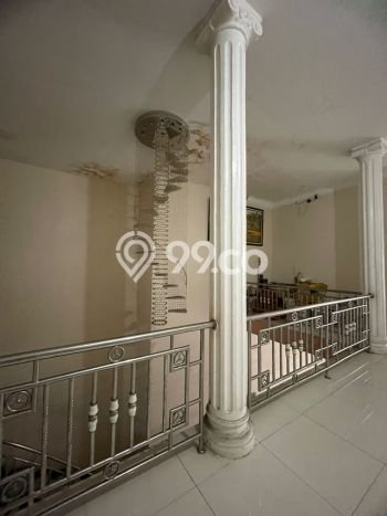 Jual Rumah Mewah Megah Dengan View Eksklusif di Utan Kayu, Jakarta Timur Jual Rumah Mewah Megah Dengan View Eksklusif di Utan Kayu, Jakarta Timur