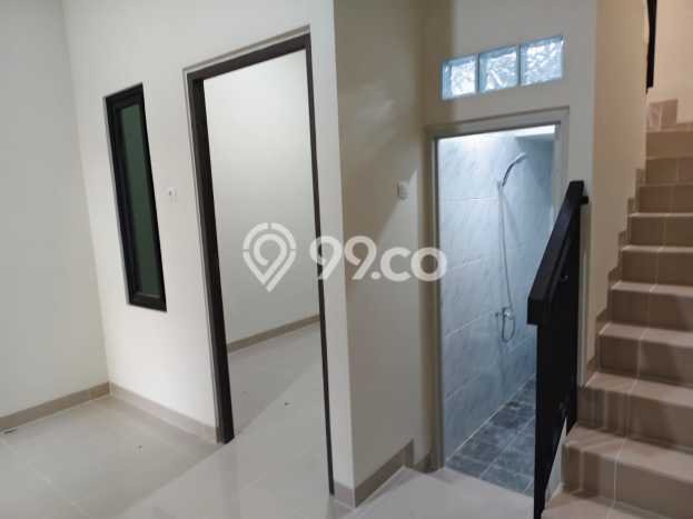 For Sale Rumah 3 Kamar Lokasi Ideal Bagus dan Strategis di Cipondoh For Sale Rumah 3 Kamar Lokasi Ideal Bagus dan Strategis di Cipondoh