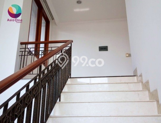 Ready to Use! Luxury House LT 1230m2 Desain Modern di Pejaten Ready to Use! Luxury House LT 1230m2 Desain Modern di Pejaten