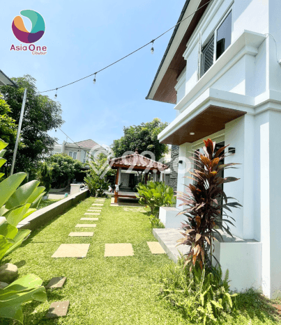 Dijual Rumah Luas Megah Dengan View Eksklusif di Kota Wisata, Jakarta Timur Dijual Rumah Luas Megah Dengan View Eksklusif di Kota Wisata, Jakarta Timur