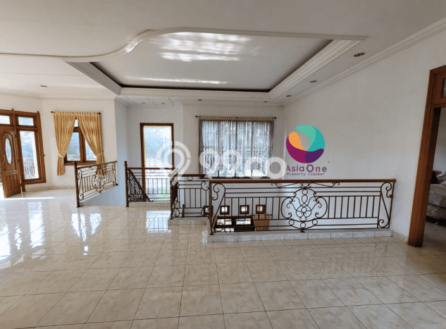 Rumah Luxury Modern Tanpa Renovasi di Citra Grand Jakarta Timur Rumah Luxury Modern Tanpa Renovasi di Citra Grand Jakarta Timur