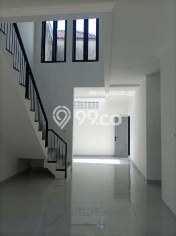 For Sale Rumah 4 Kamar Lokasi Ideal Nyaman dan Strategis di Antapani For Sale Rumah 4 Kamar Lokasi Ideal Nyaman dan Strategis di Antapani