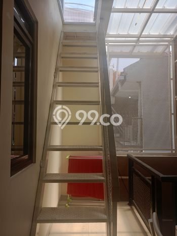 Rumah Asri dengan Luas Bangunan 150m2m² di Kawasan Buah Batu, Bandung Rumah Asri dengan Luas Bangunan 150m2m² di Kawasan Buah Batu, Bandung