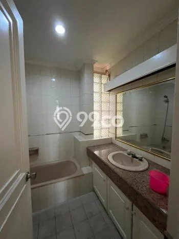 Sewa Rumah Harga Terjangkau di Lebak Bulus Jakarta Selatan Punya 5 Kamar Tidur Sewa Rumah Harga Terjangkau di Lebak Bulus Jakarta Selatan Punya 5 Kamar Tidur