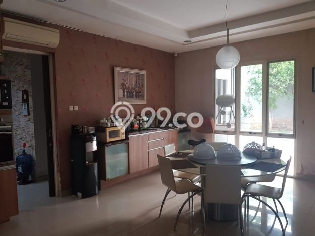 Jual Rumah Luas Elegan Dengan View Eksklusif di Daan Mogot, Jakarta Barat Jual Rumah Luas Elegan Dengan View Eksklusif di Daan Mogot, Jakarta Barat