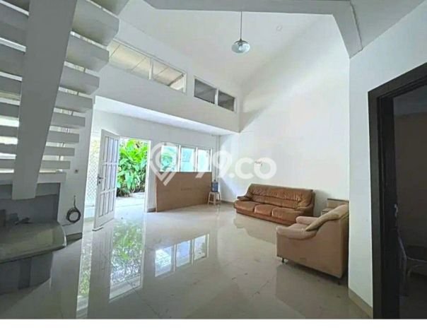 Rumah Elit Modern Tanpa Renovasi di Muara Karang Jakarta Utara Rumah Elit Modern Tanpa Renovasi di Muara Karang Jakarta Utara