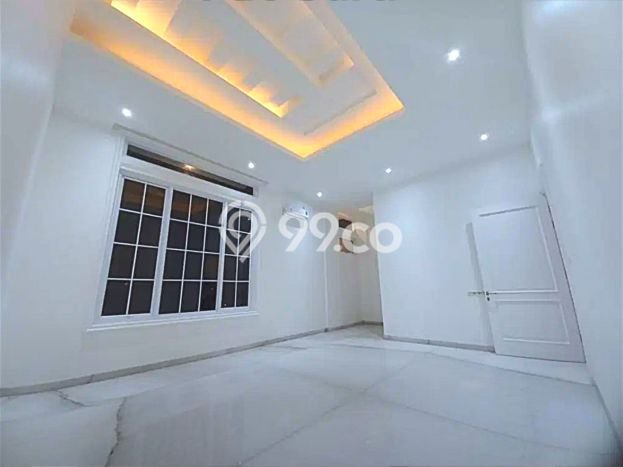 For Sale! Luxury House LT 360m2 Desain Elegan di Pantai Indah Kapuk For Sale! Luxury House LT 360m2 Desain Elegan di Pantai Indah Kapuk