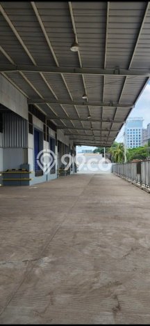 Unit Gudang Disewakan di Muara Karang di Area Ramai & Strategis Unit Gudang Disewakan di Muara Karang di Area Ramai & Strategis