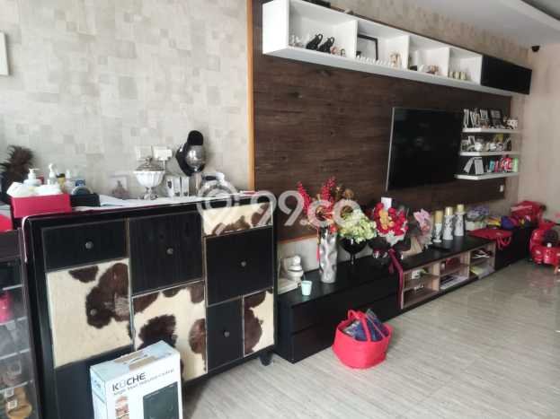Hunian Elit LB 200m2 Siap Pakai Desain Elegan di Daan Mogot, Jakarta Barat Hunian Elit LB 200m2 Siap Pakai Desain Elegan di Daan Mogot, Jakarta Barat
