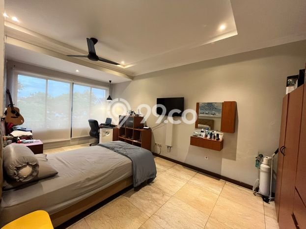 Jual Rumah Luas Elegan Dengan View Eksklusif di Tanjung Barat, Jakarta Selatan Jual Rumah Luas Elegan Dengan View Eksklusif di Tanjung Barat, Jakarta Selatan