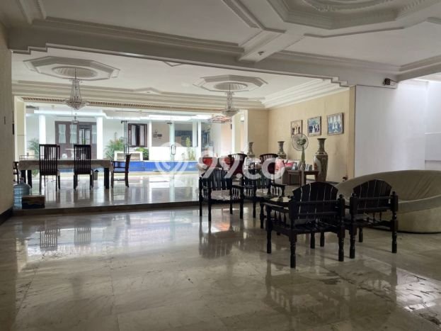 Ready to Use! Luxury House LT 930m2 Desain Elegan di Cirebon Kota Ready to Use! Luxury House LT 930m2 Desain Elegan di Cirebon Kota