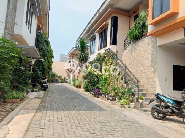 Dijual Cepat Rumah Favorit Siap Huni LB 110m2 di Duren Sawit, Jakarta Timur Dijual Cepat Rumah Favorit Siap Huni LB 110m2 di Duren Sawit, Jakarta Timur